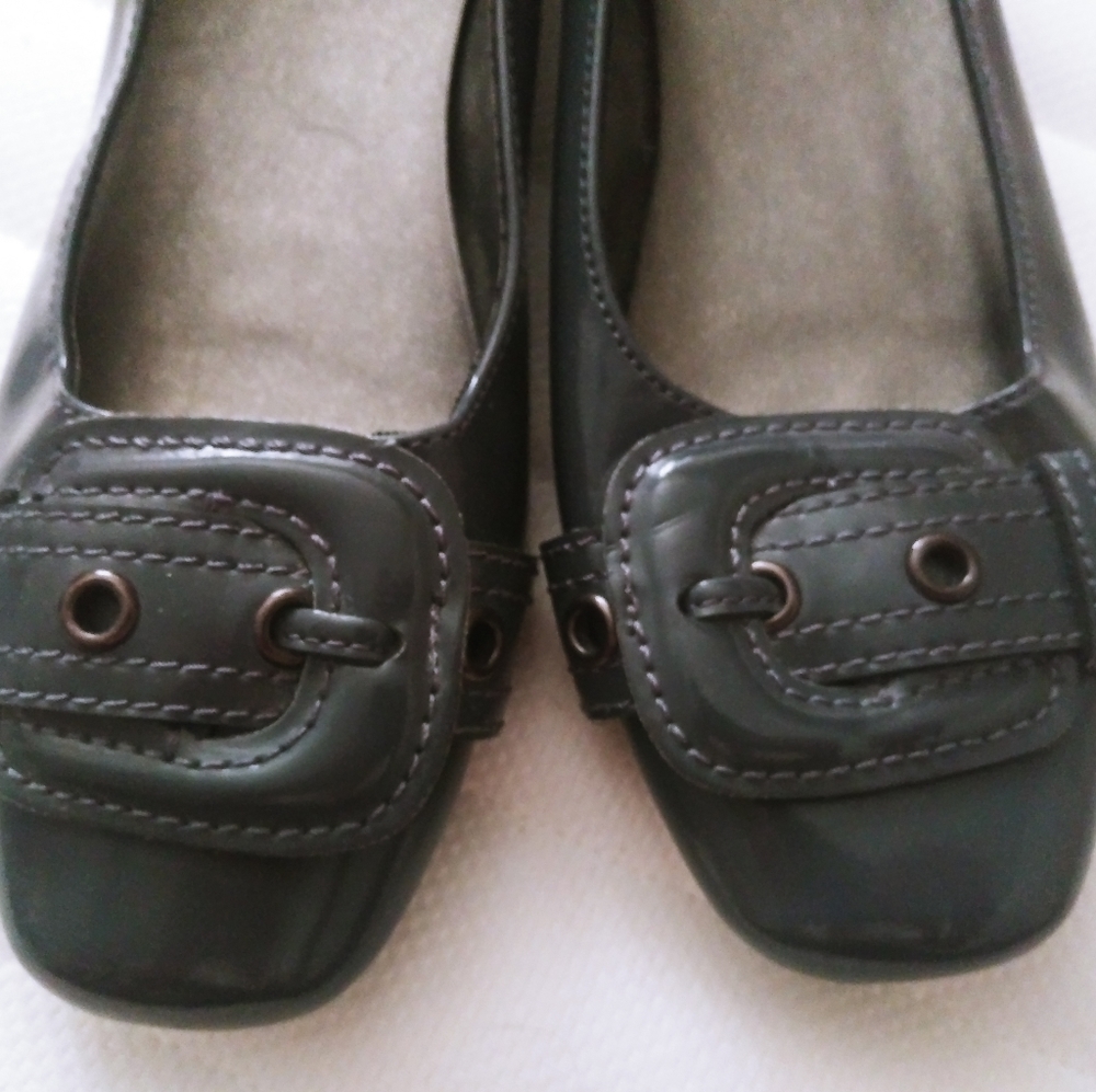 NEW Grey Buckle Fioni Flats